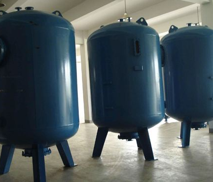 襯塑設(shè)備是如何進行襯塑的？